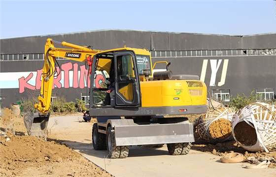 輪式挖掘機(jī) 輪式挖掘機(jī)