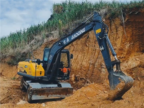 寶鼎挖掘機.jpg 寶鼎挖掘機.jpg