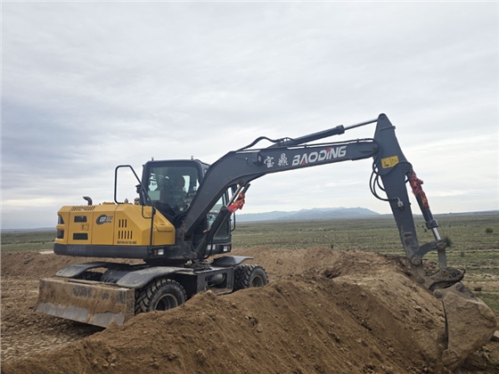 80挖掘機(jī).jpg 80挖掘機(jī).jpg