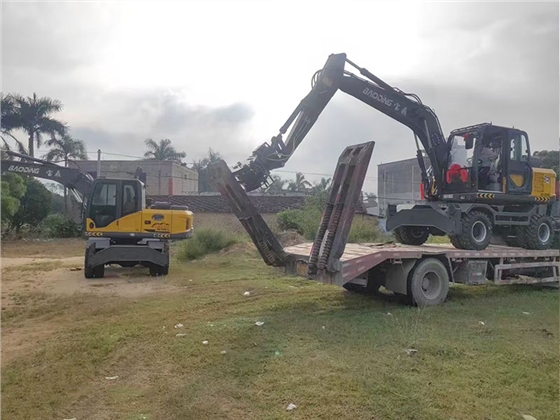 抓木機(jī)廠家.jpg 抓木機(jī)廠家.jpg