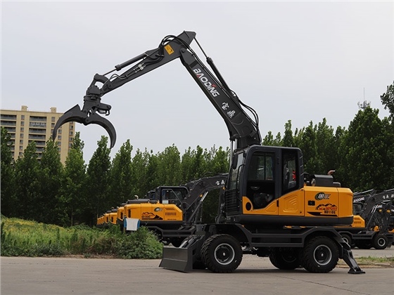 110E抓木機.jpg 110E抓木機.jpg