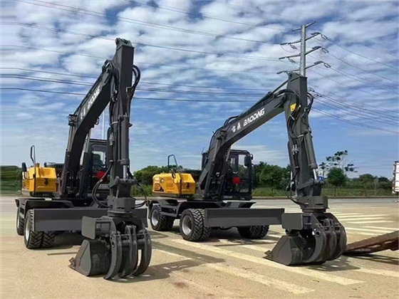 寶鼎125Plus抓木機.jpg 寶鼎125Plus抓木機.jpg