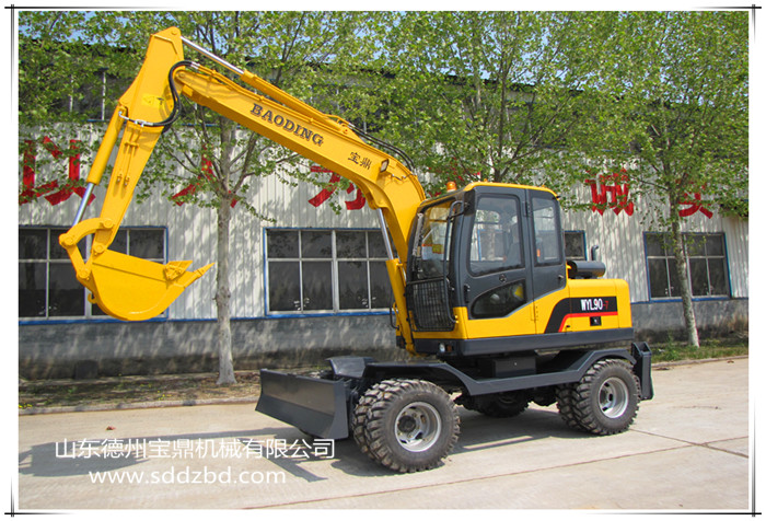 山東寶鼎機械公司輪式90挖掘機展示