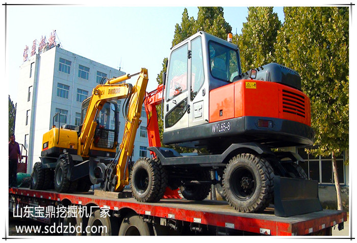 山東寶鼎挖掘機廠家小型輪式挖掘機產品