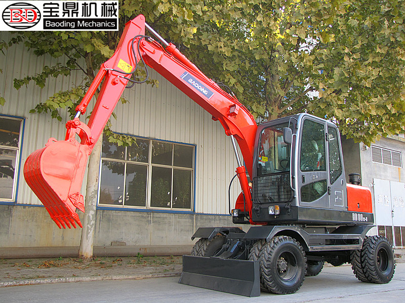 輪式挖掘機寶鼎80型號圖片