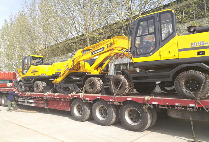 山東寶鼎抓木機發車圖