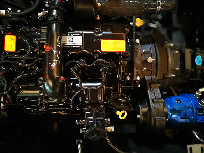 新款寶鼎95輪式抓木機發動機部件圖 新款寶鼎95輪式抓木機發動機部件圖