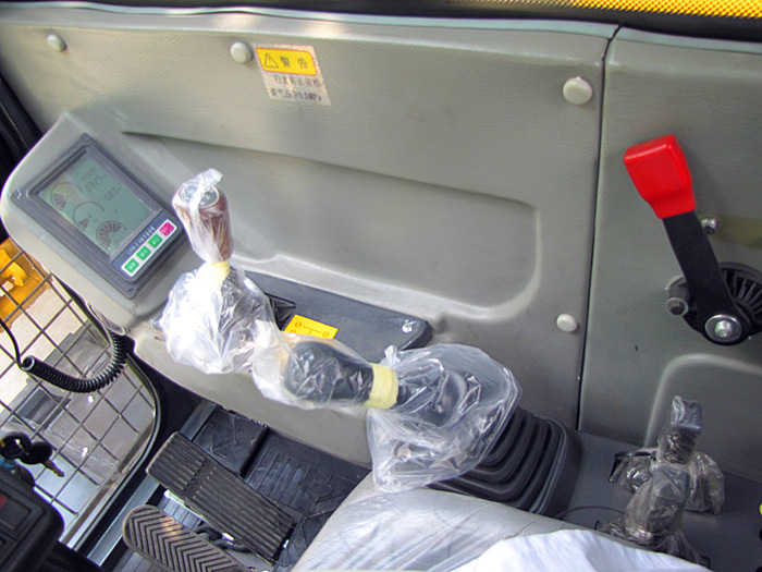 新款抓木機儀表和操作圖 新款抓木機儀表和操作圖