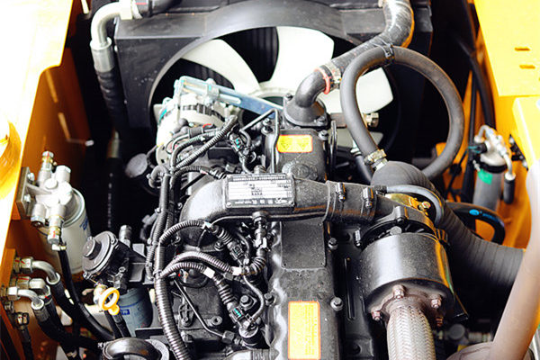 輪式挖掘機(jī)發(fā)動機(jī)部件圖片 輪式挖掘機(jī)發(fā)動機(jī)部件圖片