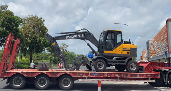 小型輪式挖掘機.jpg 小型輪式挖掘機.jpg