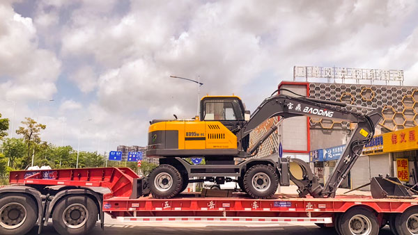 寶鼎95輪式挖掘機.jpg 寶鼎95輪式挖掘機.jpg