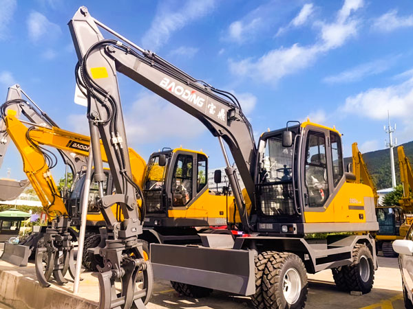 寶鼎小型輪式挖掘機.jpg 寶鼎小型輪式挖掘機.jpg