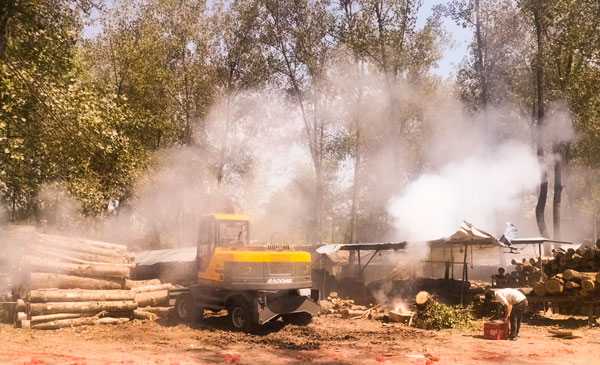 用戶家的寶鼎多功能輪式挖掘機.jpg 用戶家的寶鼎多功能輪式挖掘機.jpg