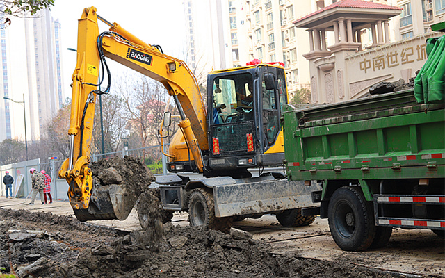 80輪式挖掘機 80輪式挖掘機