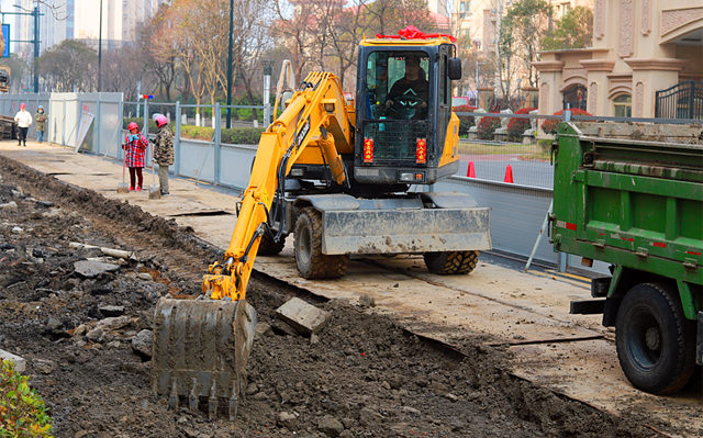 寶鼎輪胎式挖掘機 寶鼎輪胎式挖掘機