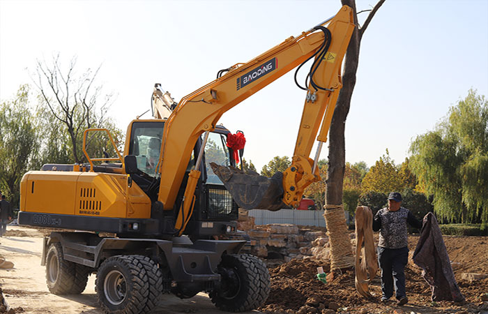 輪式挖掘機 輪式挖掘機