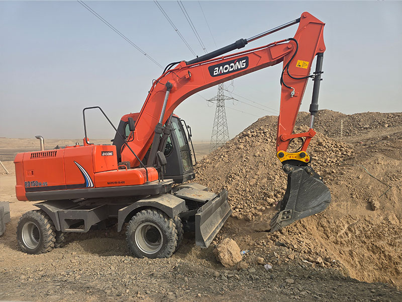 寶鼎輪式挖掘機(jī),農(nóng)業(yè)基建得力助手
