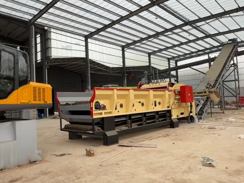 固定式抓木機(jī)工作現(xiàn)場.png 固定式抓木機(jī)工作現(xiàn)場.png