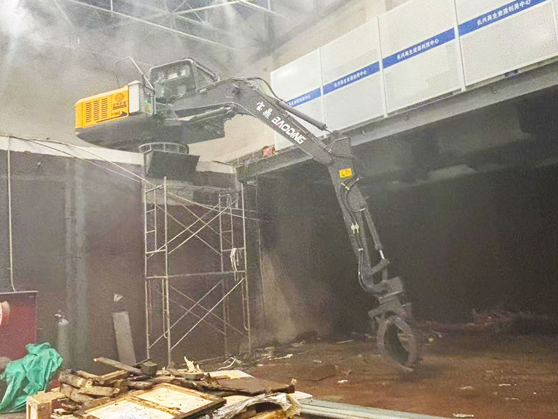 寶鼎電動固定式抓料機.jpg 寶鼎電動固定式抓料機.jpg