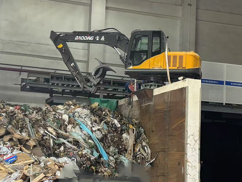 寶鼎固定式抓料機.jpg 寶鼎固定式抓料機.jpg