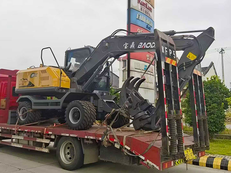 寶鼎抓木機(jī)首批6臺(tái)榮耀出征!匠心品質(zhì)助力高效作業(yè)