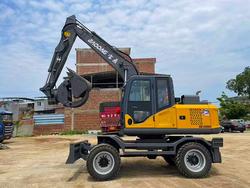 寶鼎120WD抓木機(jī),現(xiàn)代化林業(yè)裝備