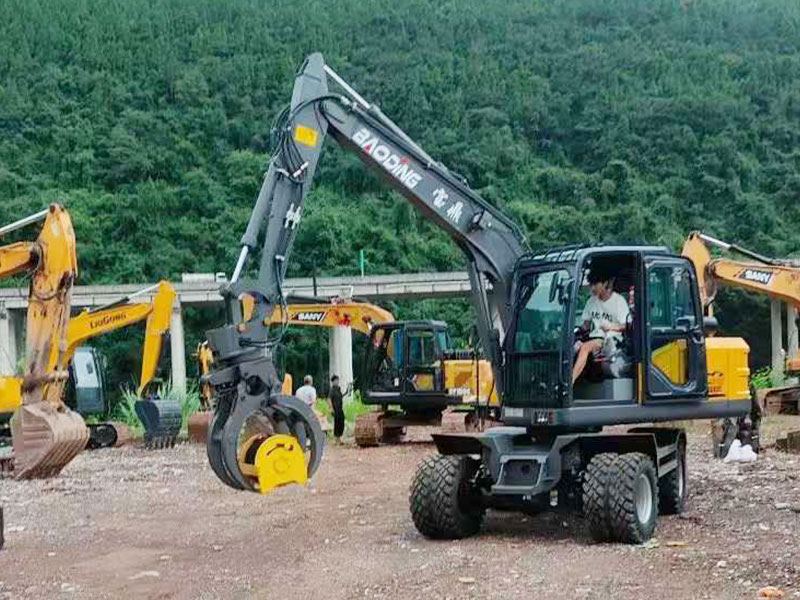 寶鼎80E挖掘機.jpg 寶鼎80E挖掘機.jpg