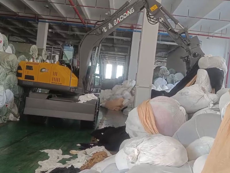 寶鼎抓布機(jī).jpg 寶鼎抓布機(jī).jpg