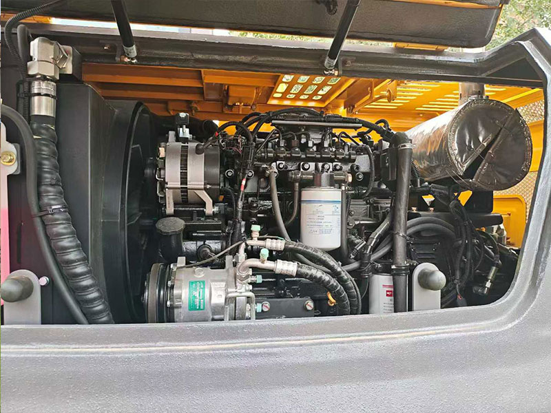 寶鼎75輪式挖掘機.jpg 寶鼎75輪式挖掘機.jpg