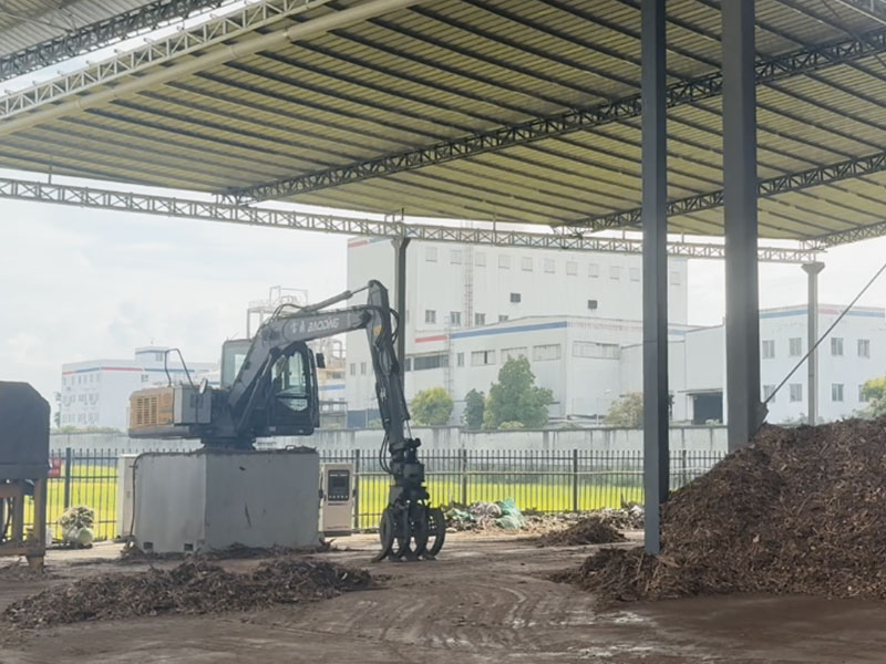 寶鼎固定式電動抓木機.jpg 寶鼎固定式電動抓木機.jpg