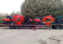 寶鼎挖掘機廠家四臺小型挖掘機發(fā)往客戶 寶鼎挖掘機廠家四臺小型挖掘機發(fā)往客戶