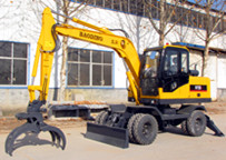 山東寶鼎WYL95-7輪式抓木機 山東寶鼎WYL95-7輪式抓木機